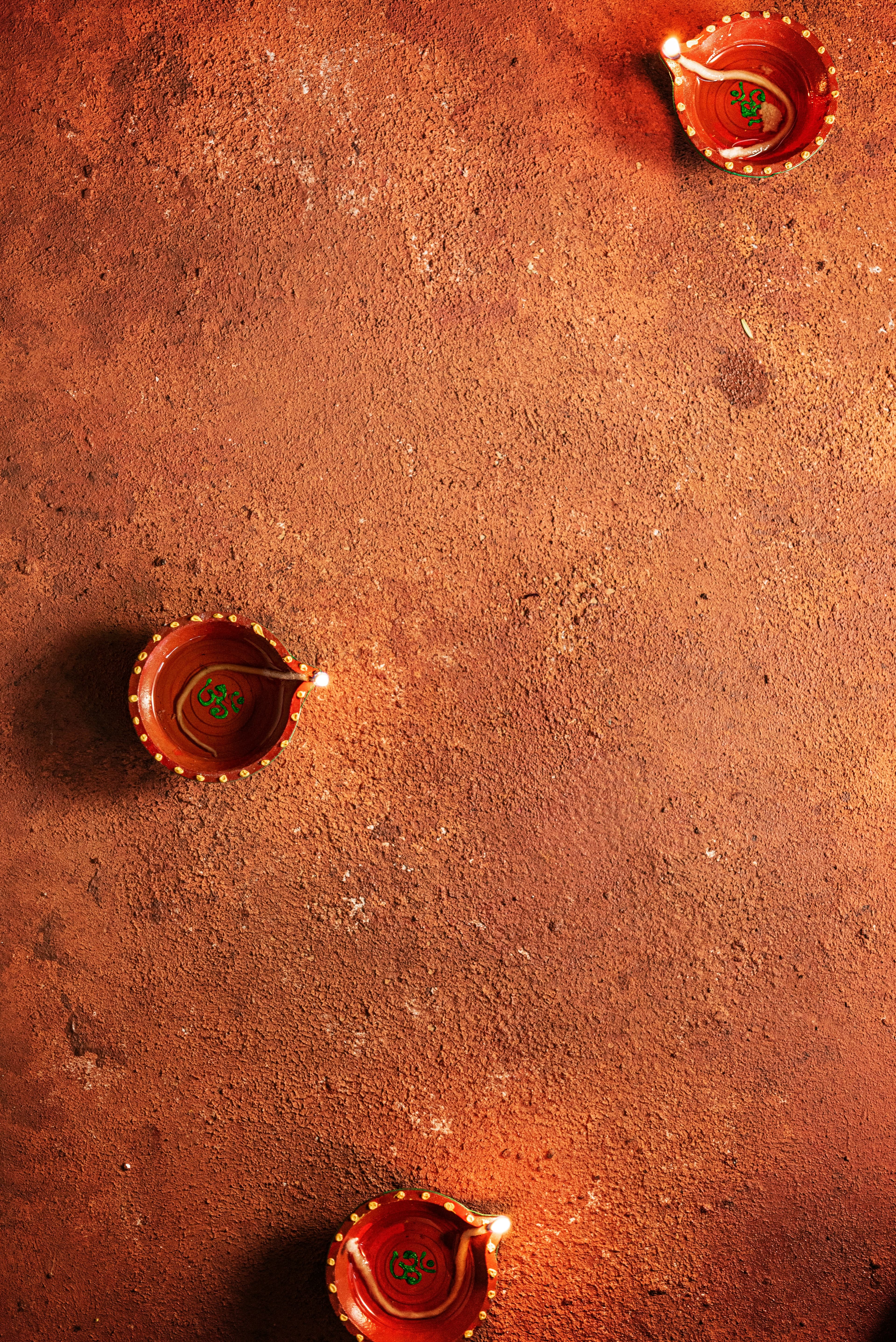 Terracotta vs. Ceramic Planters: The Complete Buyer's Guide